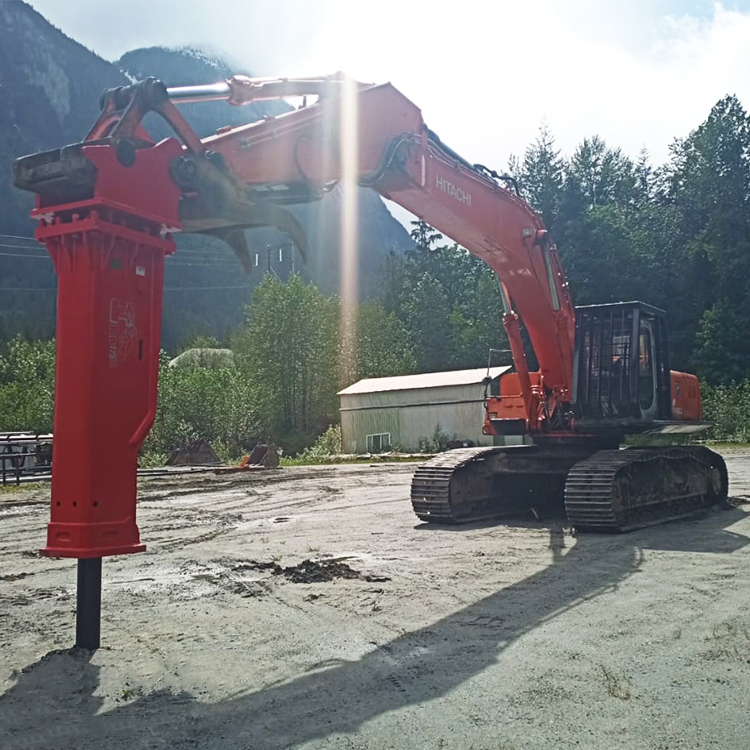 Mantenimiento de riberas en Canadá: comentarios sobre el martillo hidráulico de gran tamaño RHB175